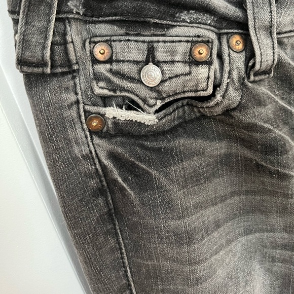 TRUE RELIGION JEANS - Joey Cut. Black Denim. Distressed Look. Size 29 - Picture 3 of 10